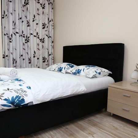 Ergi'S Host Apartment تيرانا المظهر الخارجي الصورة