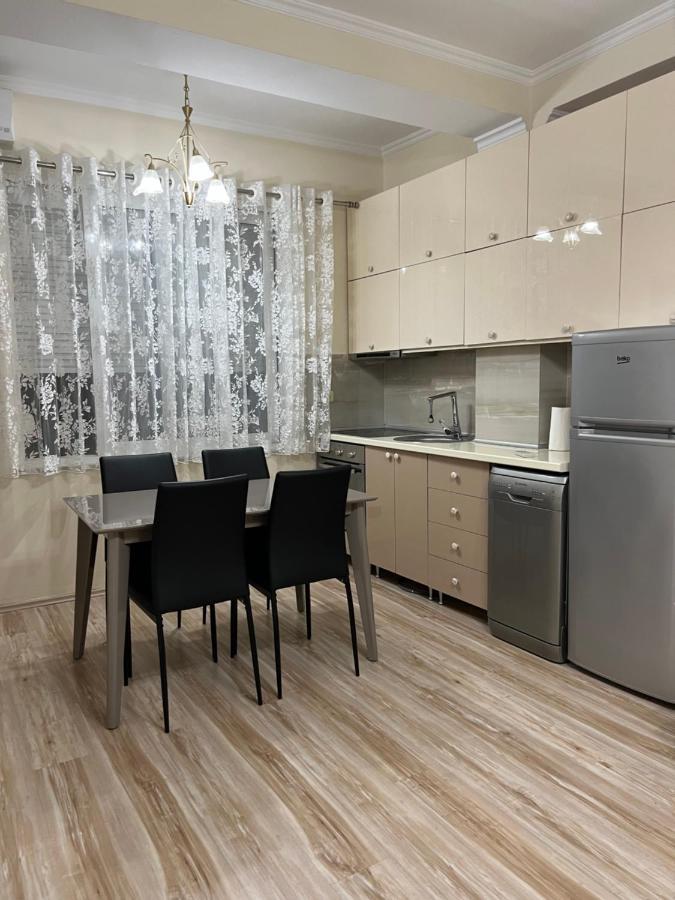 Ergi'S Host Apartment تيرانا المظهر الخارجي الصورة