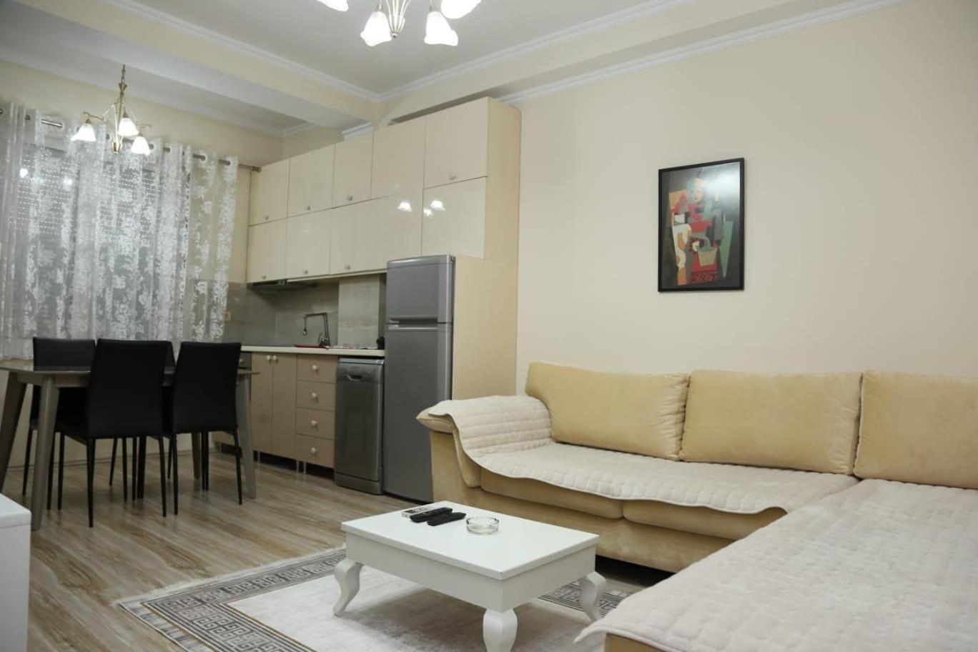 Ergi'S Host Apartment تيرانا المظهر الخارجي الصورة