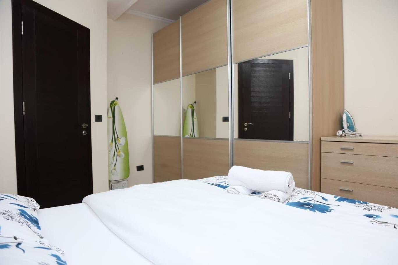 Ergi'S Host Apartment تيرانا المظهر الخارجي الصورة